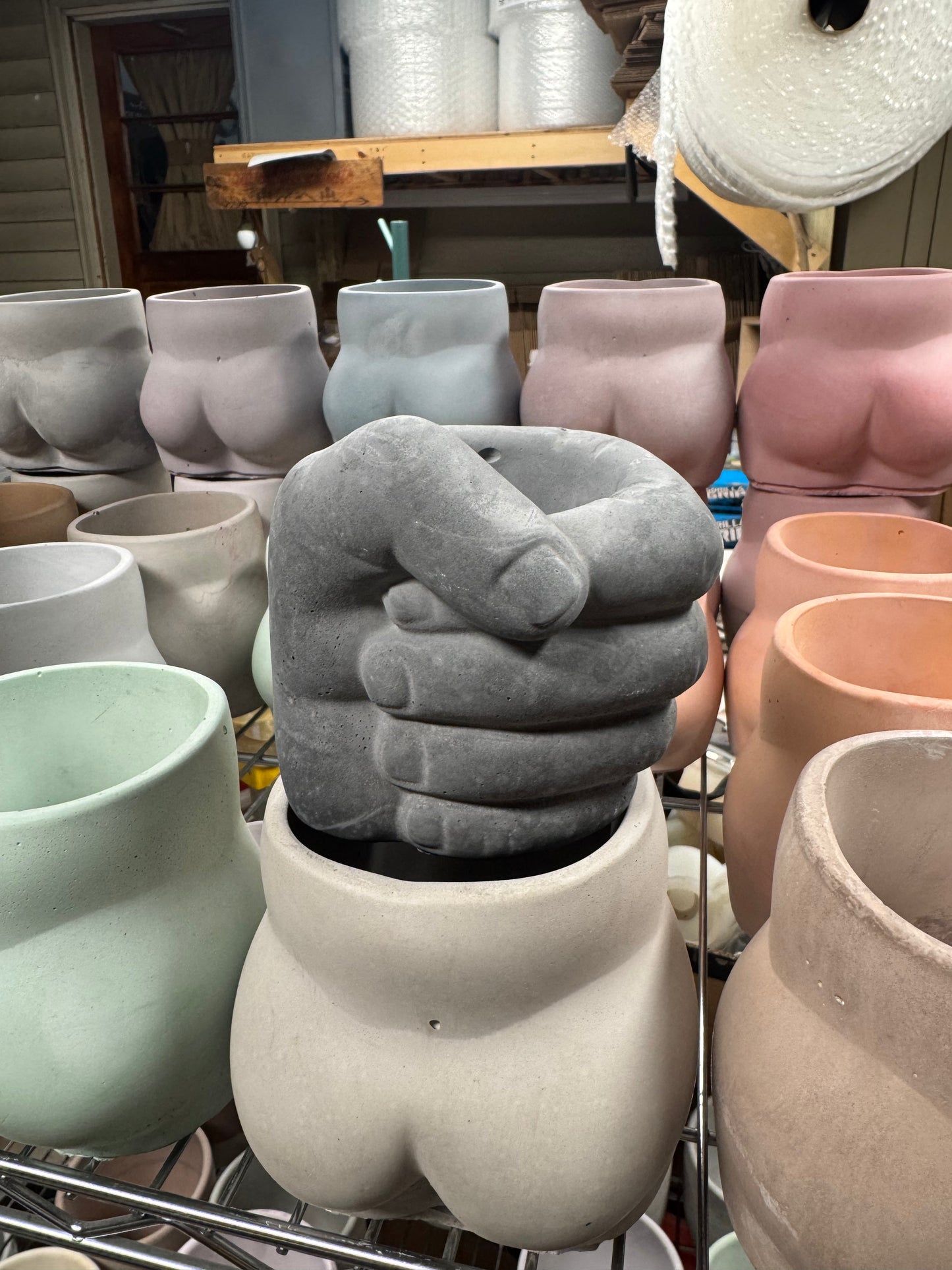 Fist pot